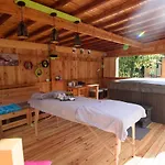 Le Nid D'alex , Rando Et Table D'hote *